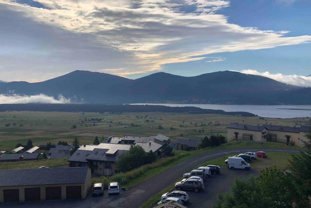 Avec Vue Sur Le De Matemale *